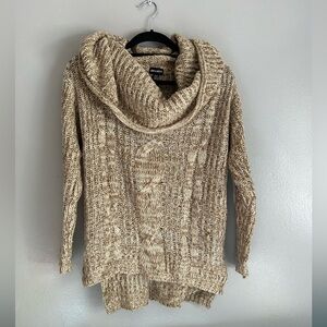 Love & liberty | 2 tone knit sweater mock neck split high low hem